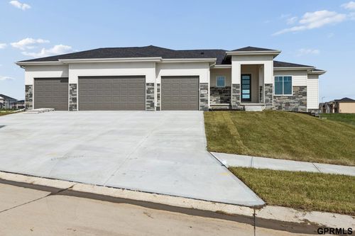 5705 N 197th Ave, Elkhorn, NE, 68022-6592 | Card Image