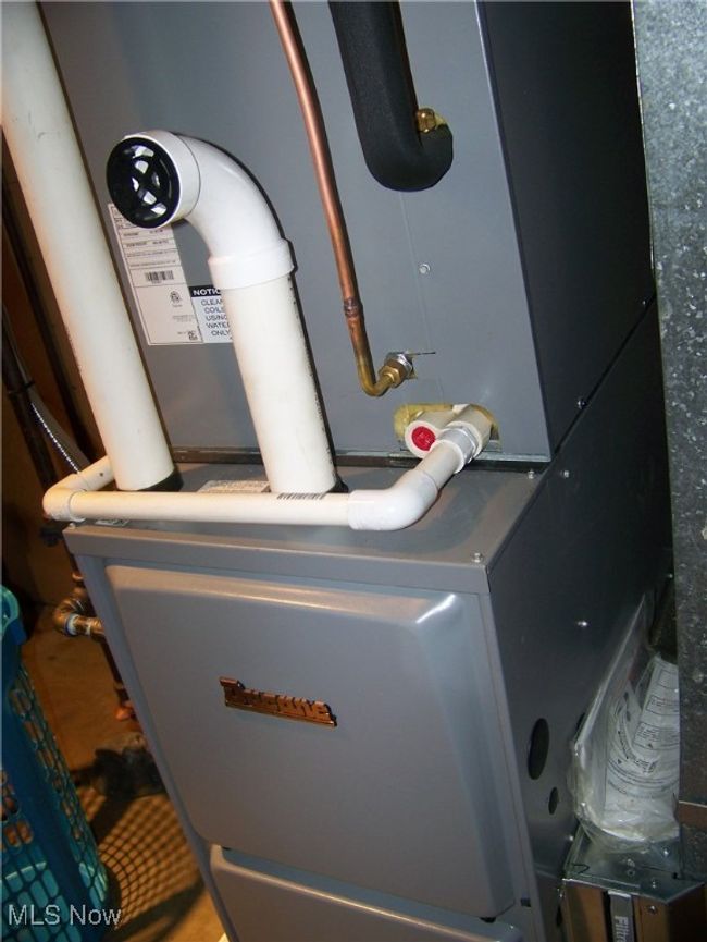 Details featuring heating unit | Image 15