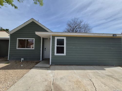 4018 Sunrise Cove Dr, San Antonio, TX, 78244-1193 | Card Image