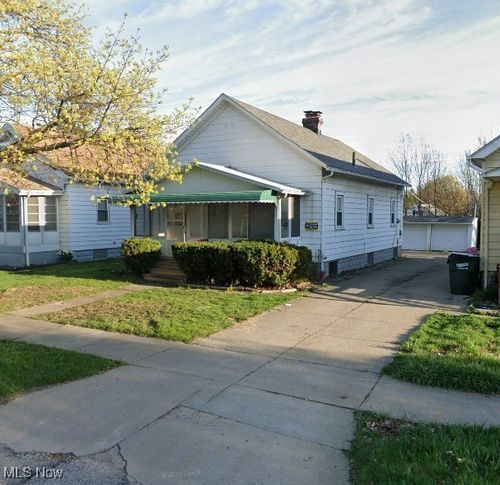 43 Forbes Rd, Bedford, OH, 44146-5413 | Card Image