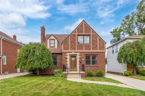 90 Hendricks Blvd, Amherst, NY, 14226-3217 | Card Image