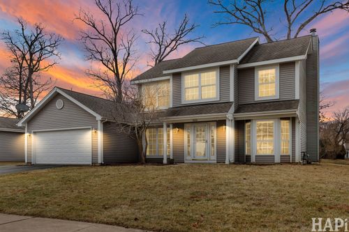 4120 Newport Dr, Island Lake, IL, 60042-8210 | Card Image