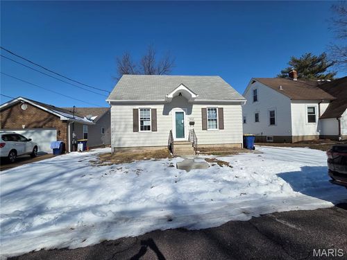 1221 W 7th St, Washington, MO, 63090-1723 | Card Image