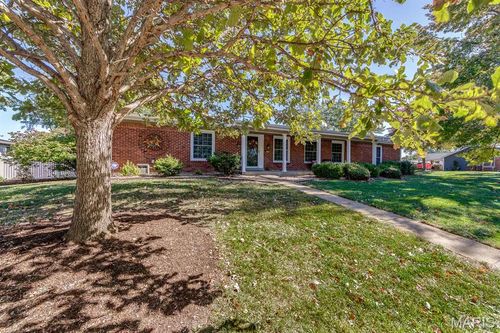 9506 Trinadad Ln, Saint Louis, MO, 63126-3125 | Card Image