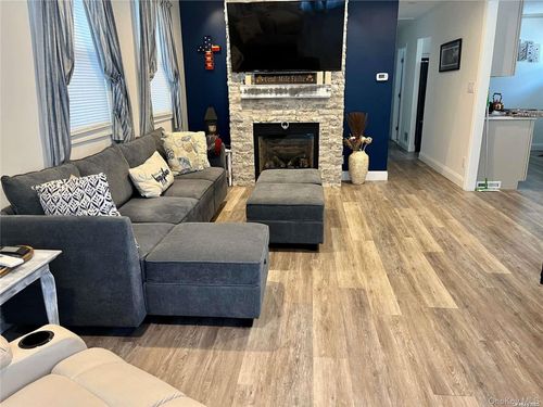 main-71 Connecticut Ave, Long Beach, NY, 11561-1103 | Card Image