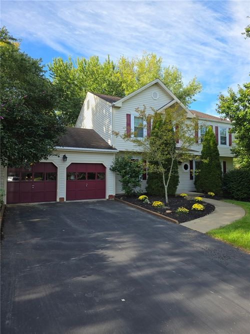 163 Woodbine Dr, Cranberry Twp, PA, 16066-3211 | Card Image