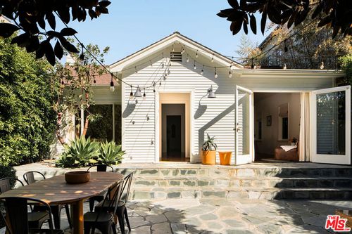 804 Westmount Dr, West Hollywood, CA, 90069-4655 | Card Image