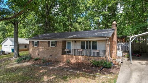 131 Regency Dr, Reidsville, NC, 27320-8324 | Card Image