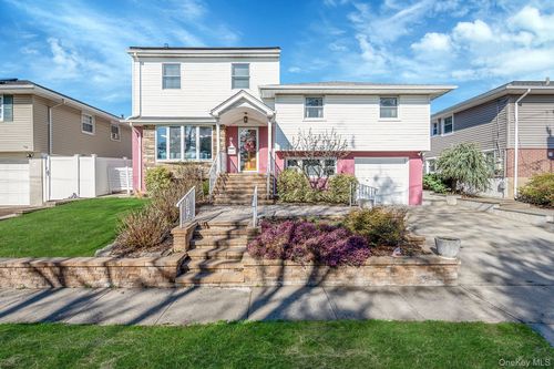 257 Garden City Rd, Franklin Square, NY, 11010-3926 | Card Image