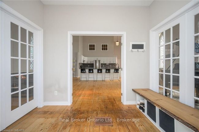 3318 Dundas St, House other with 3 bedrooms, 2 bathrooms and 6 parking in Burlington ON | Image 7