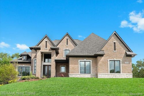 28834 Wintergreen, Farmington Hills, MI, 48331-6106 | Card Image