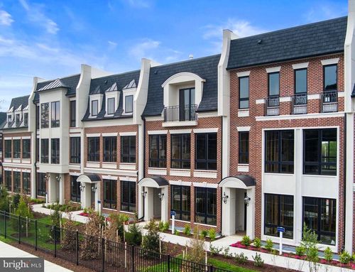 7043 Liberty Ln, MCLEAN, VA, 22101 | Card Image