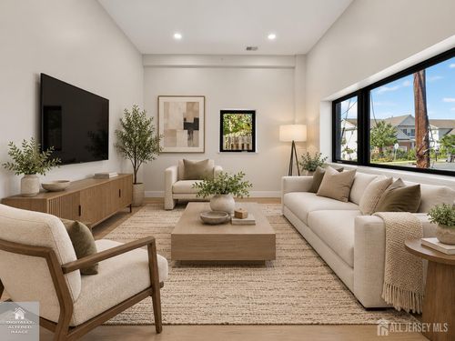 2-810 N 2nd Ave, Highland Park, NJ, 08904-1833 | Card Image