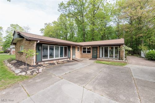 26454 Strawberry Ln, Westlake, OH, 44145-5416 | Card Image