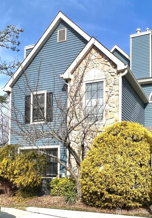 111 Longfield Ct, East Brunswick, NJ, 08816-1829 | Card Image