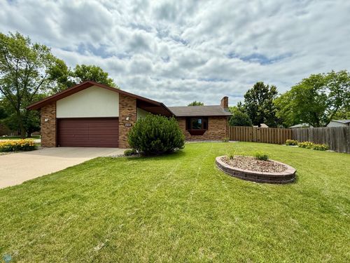 2602 Eastgate Drive S, Fargo, ND, 58103 | Card Image