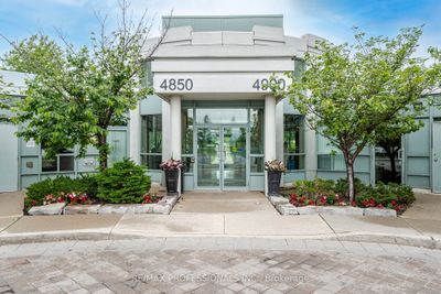 1208 - 4900 Glen Erin Dr, Condo with 2 bedrooms, 2 bathrooms and 1 parking in Mississauga ON | Image 2