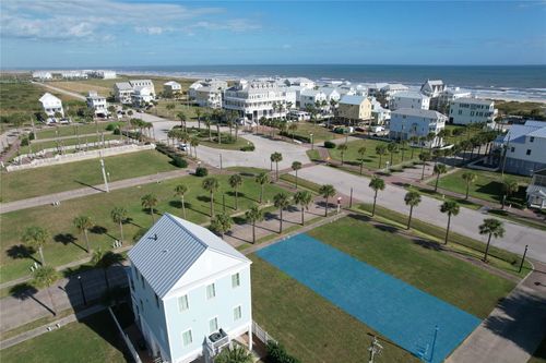 625 Ramsar Rd, Galveston, TX, 77550 | Card Image