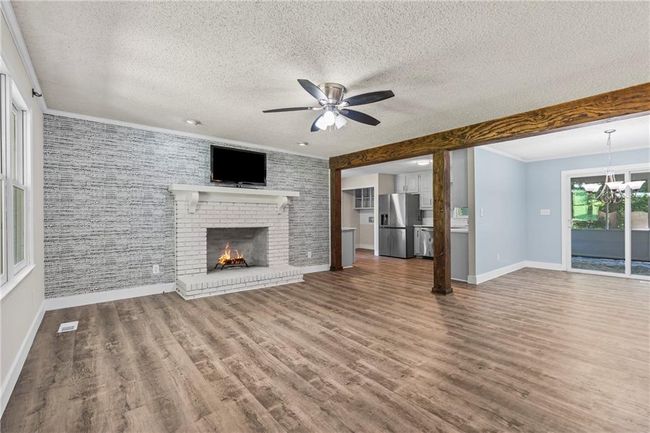 4617 Kingswood Dr, House other with 3 bedrooms, 2 bathrooms and null parking in Flowery Branch GA | Image 5