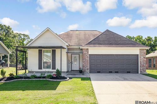 27160 Woods Edge Ln, Walker, LA, 70785-6423 | Card Image