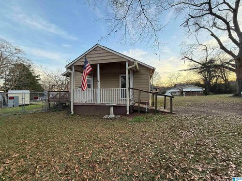 1541 26th Ave N, HUEYTOWN, AL, 35023-3361 | Card Image