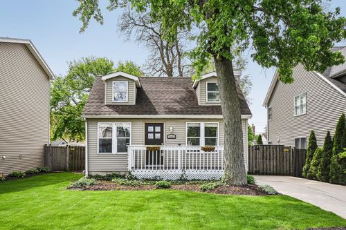 1031 Adelia St, Downers Grove, IL, 60516-2832 | Card Image
