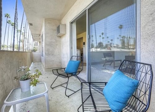 4614 27 Finley, Los Angeles, CA, 90027 | Card Image