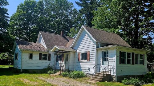 6218 Trend St, Mayville, MI, 48744-5118 | Card Image