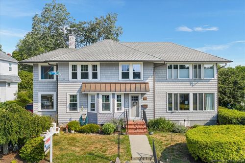 17 Henderson Rd, New London, CT, 06320-2918 | Card Image