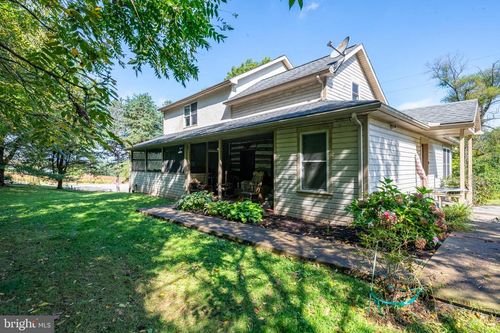 700 Fabers Rd, READING, PA, 19606-9790 | Card Image