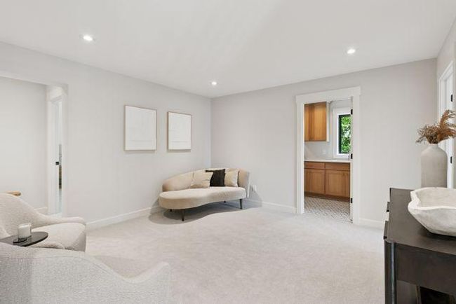 Upper level loft | Image 39