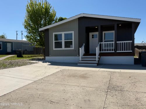 402 Maple Ave, Sunnyside, WA, 98944-2153 | Card Image