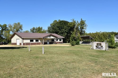 112 1st St, Charlotte, IA, 52731-9638 | Card Image