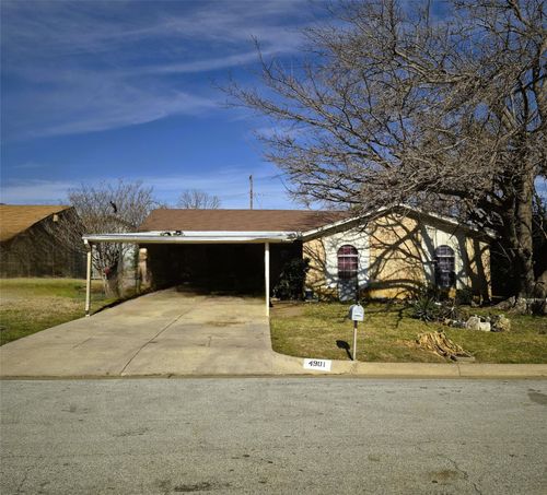 4901 Richardson St, Fort Worth, TX, 76119-2195 | Card Image