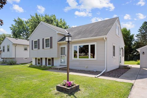 2083 Sunnyside Terrace, New Brighton, MN, 55112 | Card Image
