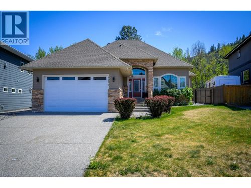 8929 Grizzly Cres, Kamloops, BC, V2C6T9 | Card Image