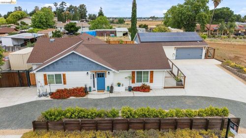 700 Brownstone Rd, Oakley, CA, 94561 | Card Image