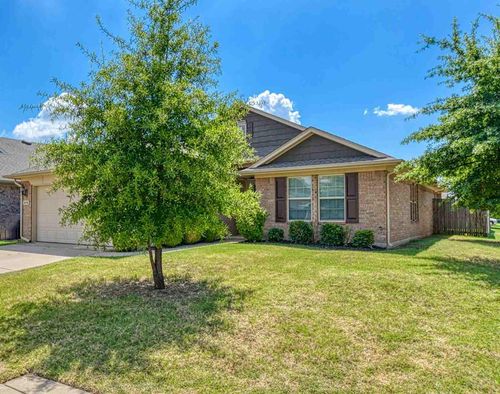 10556 Nw 35th St, Yukon, OK, 73099-3555 | Card Image