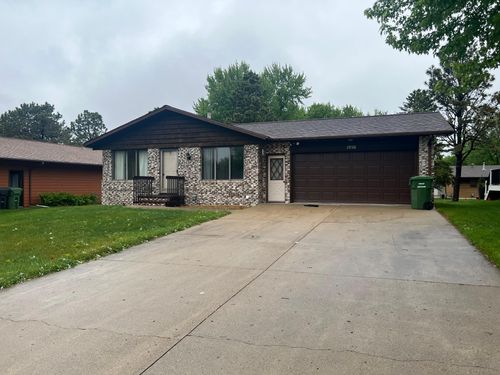 1950 Summit Ave, Worthington, MN, 56187-1414 | Card Image