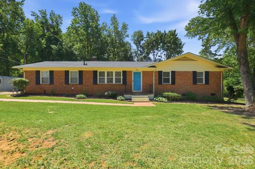 225 Middleton Ave, Matthews, NC, 28104-7349 | Card Image