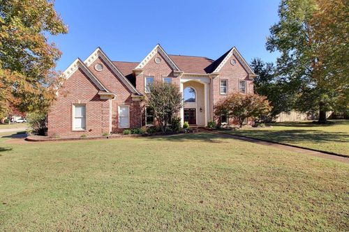 1670 Elk River Dr, Collierville, TN, 38017-3327 | Card Image