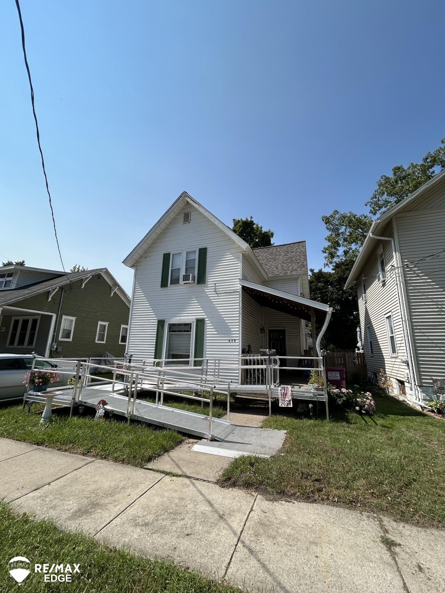 Woodlawn Ave, Owosso, MI 48867