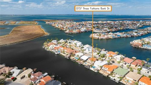 13737 Three Fathoms Bank Dr, Corpus Christi, TX, 78418-6351 | Card Image