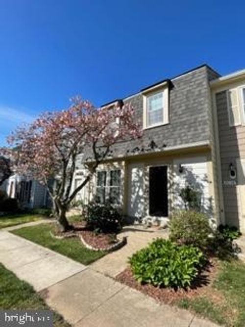 8018 Revenna Ln, SPRINGFIELD, VA, 22153-2931 | Card Image