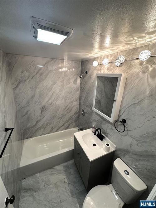 10 Anderson Ave, Moonachie, NJ, 07074-1503 | Card Image