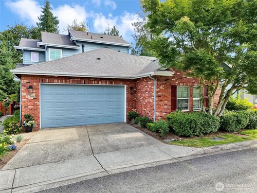 22864 Ne 130th St, Redmond, WA, 98053-5649 | Card Image
