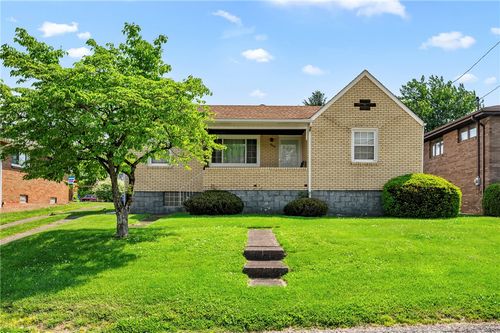 210 Margaret Ave, Jeannette, PA, 15644-3033 | Card Image