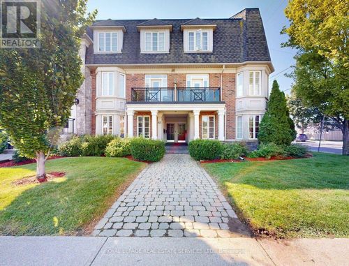 3-85 Albani St, Etobicoke, ON, M8V1X3 | Card Image