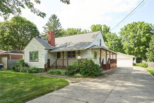3295 Tisen Rd, Akron, OH, 44312-5140 | Card Image