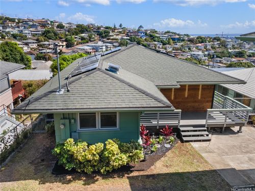 2285 Makanani Dr, Honolulu, HI, 96817-2038 | Card Image
